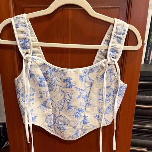 SHEIN Tops - SHEIN Blue and White Floral Crop Top